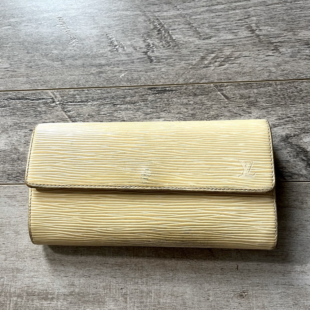 ⭐️ Louis Vuitton Yellow EPI Leather long Wallet